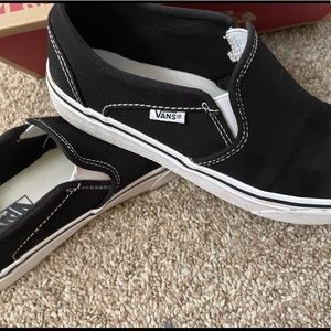 SIZE 8 BLACK SLIP ON VANS LIKE NEW